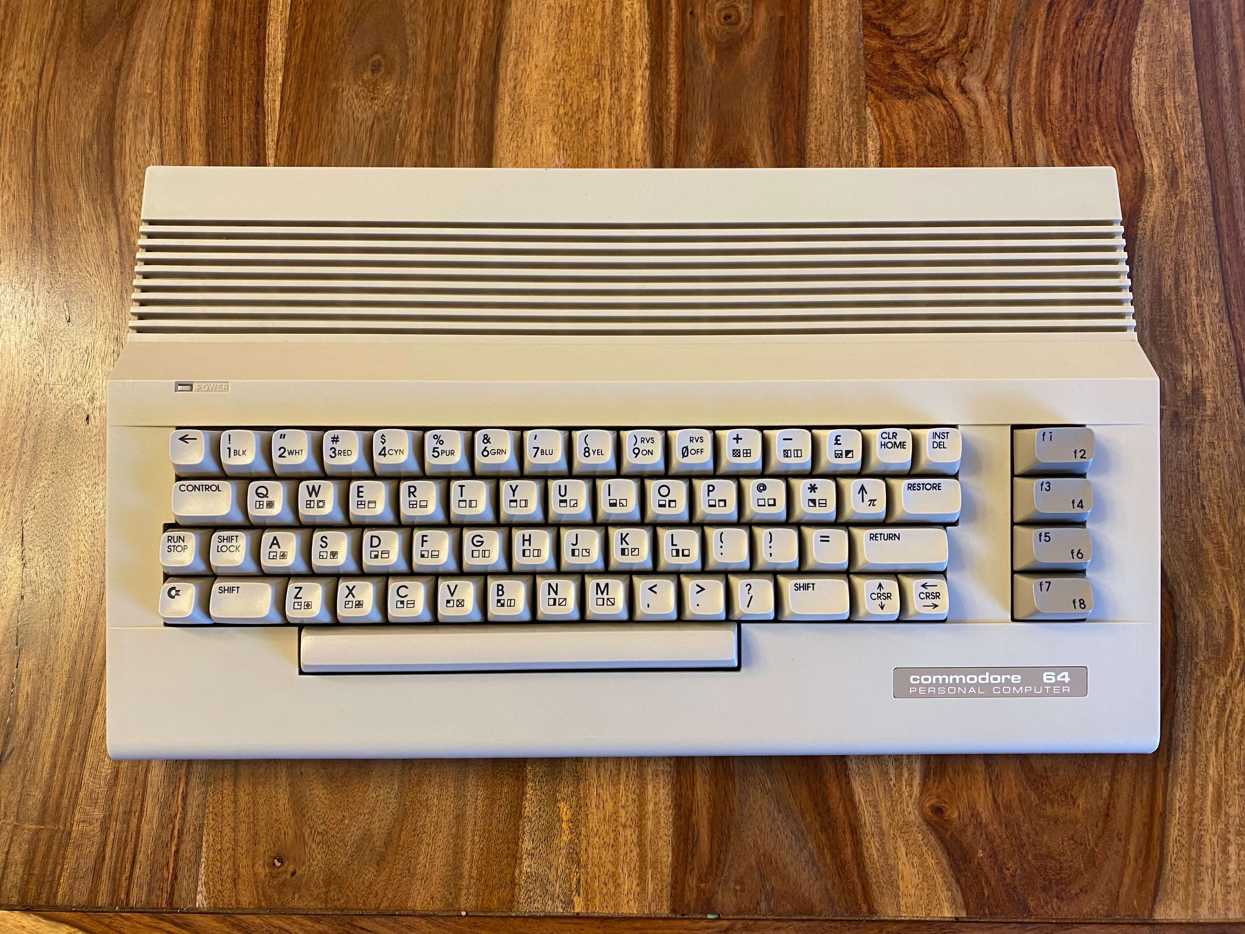 Commodore 64 (closer look)